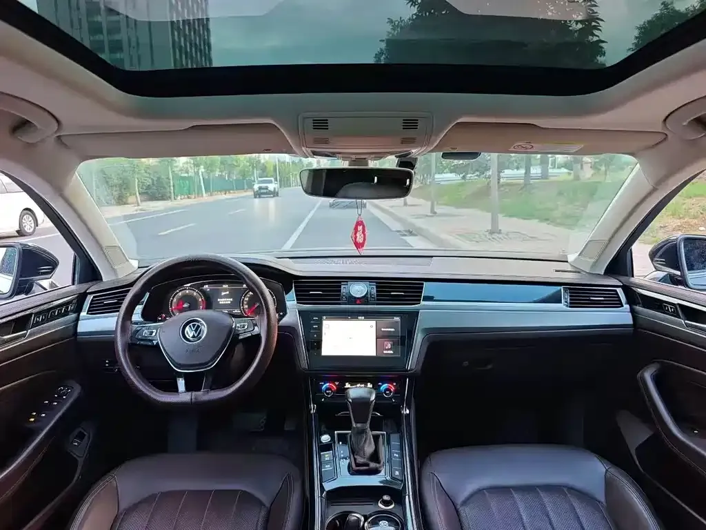 Volkswagen Phideon — фото 3