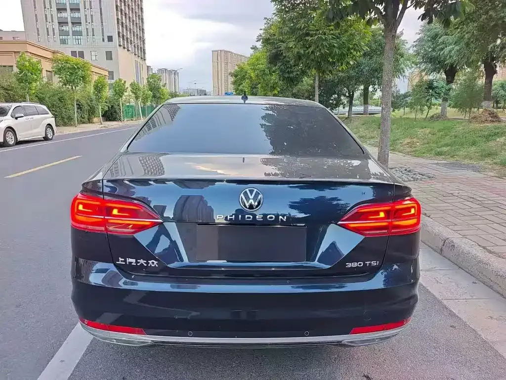 Volkswagen Phideon — фото 8