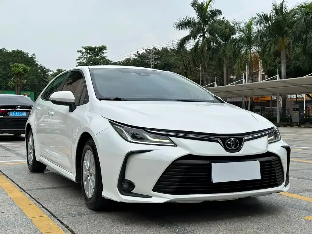 Toyota Corolla — фото 4