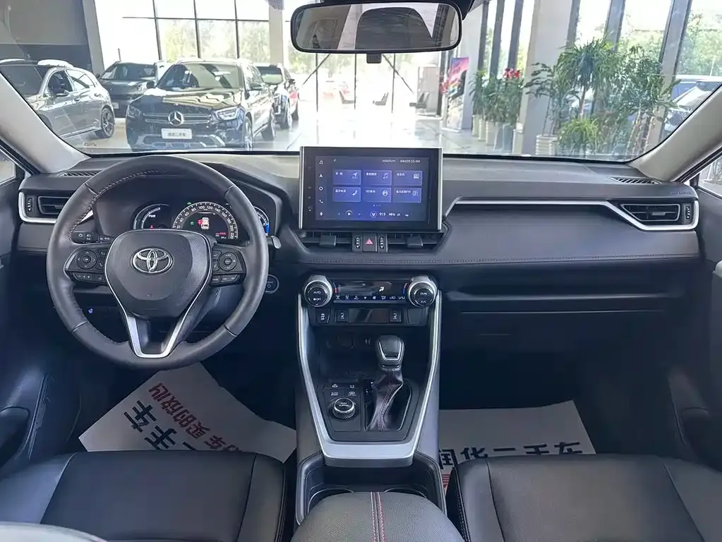 Toyota RAV4 Prime — фото 10