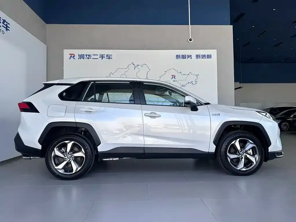 Toyota RAV4 Prime — фото 2