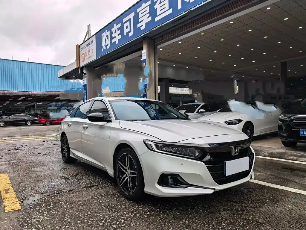 Honda Accord — фото 9