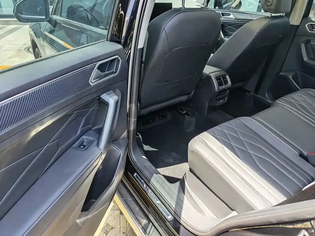 Volkswagen Tiguan L — фото 4