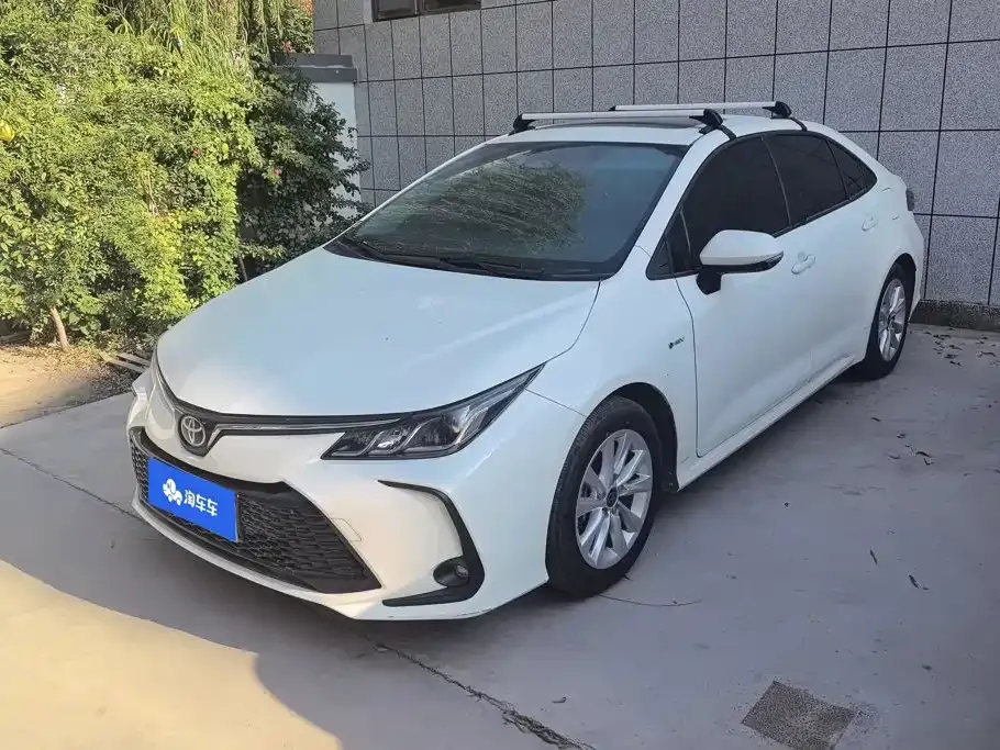 Toyota Corolla — фото 1