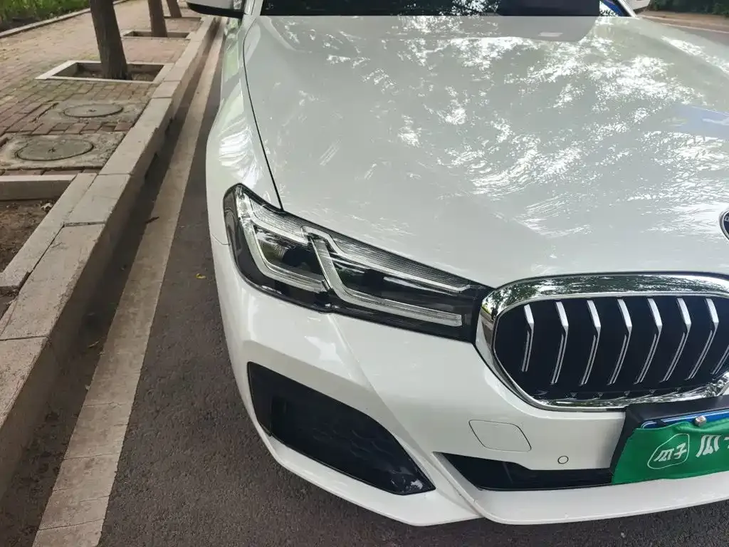 BMW 5 Series — фото 10