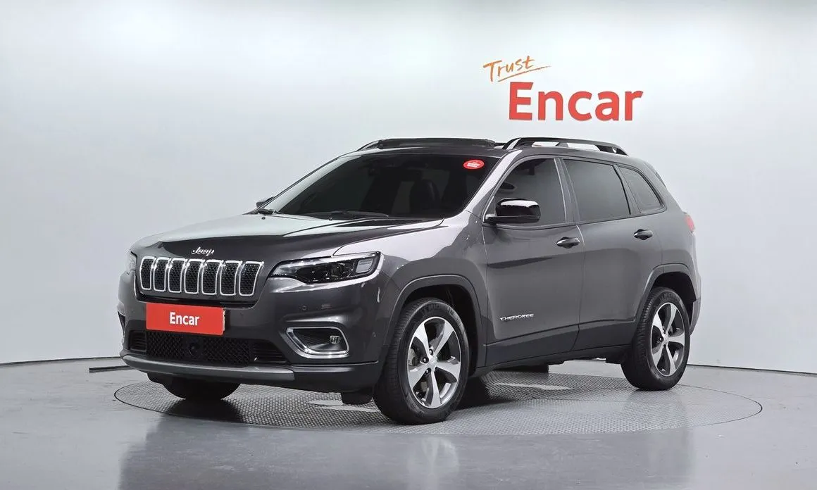 Jeep Cherokee — фото 1