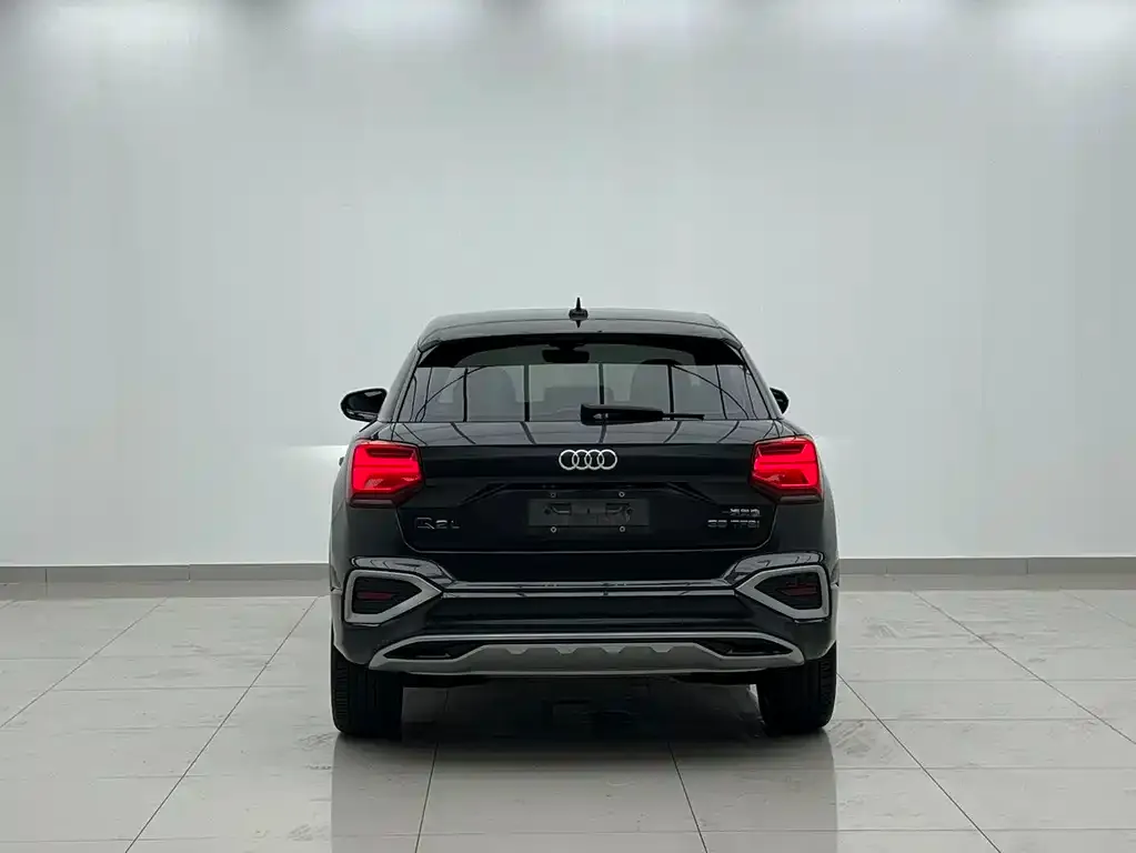 Audi Q2L — фото 3