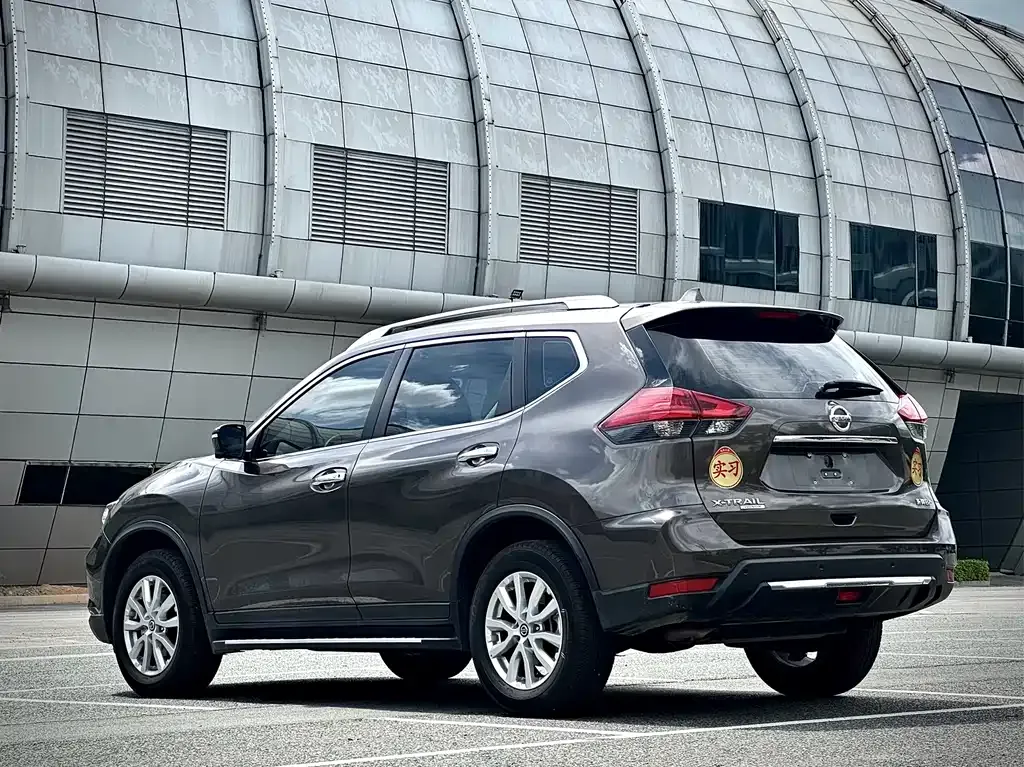 Nissan X-Trail — фото 9