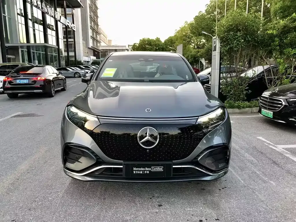 Mercedes-Benz EQS SUV — фото 9