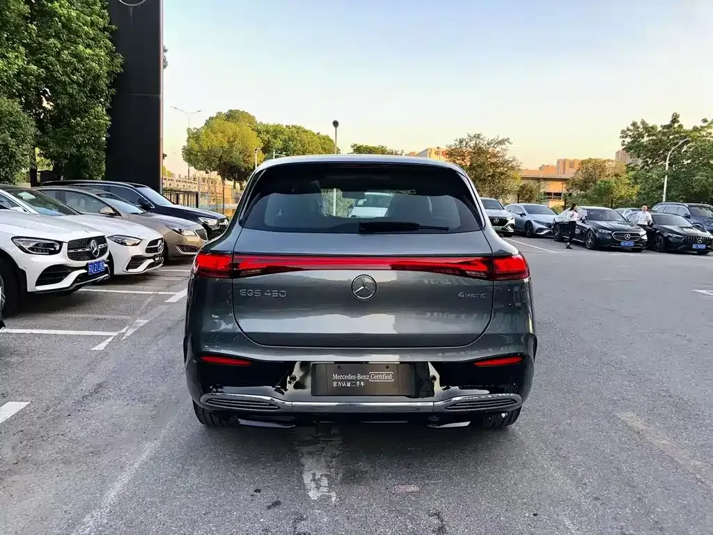 Mercedes-Benz EQS SUV — фото 5
