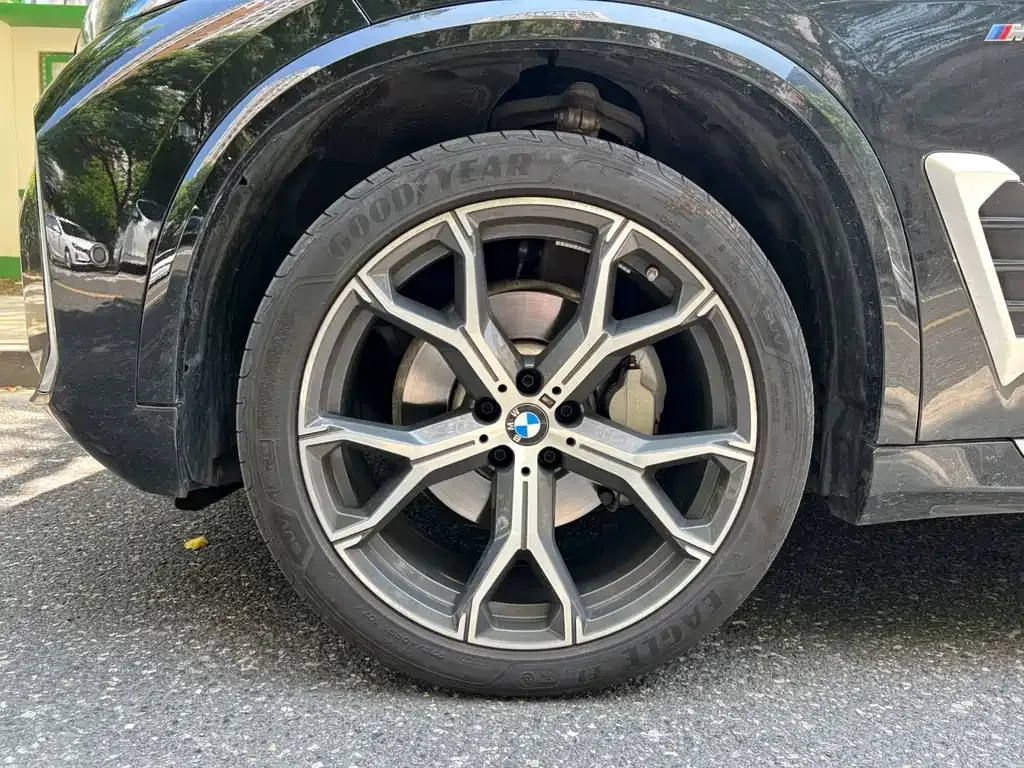BMW X5 — фото 8