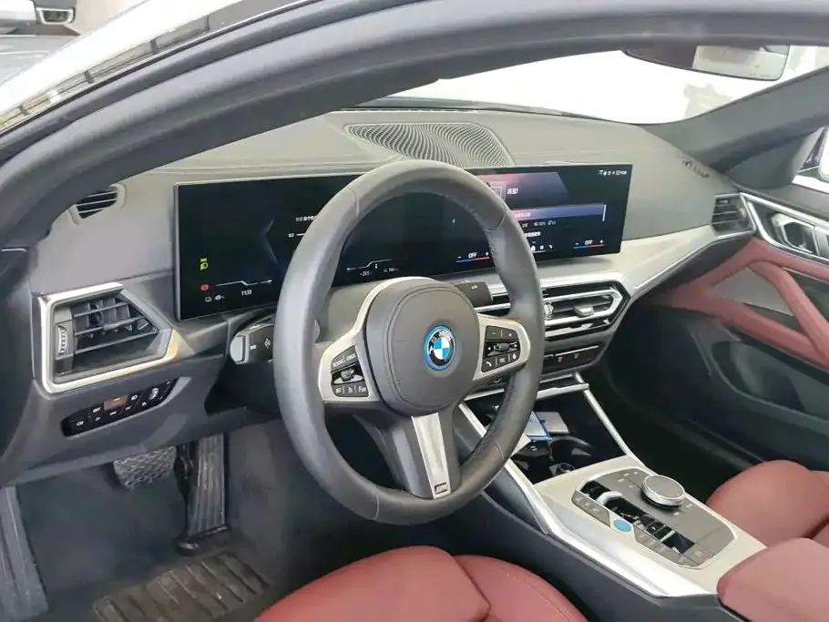 BMW i4 — фото 8