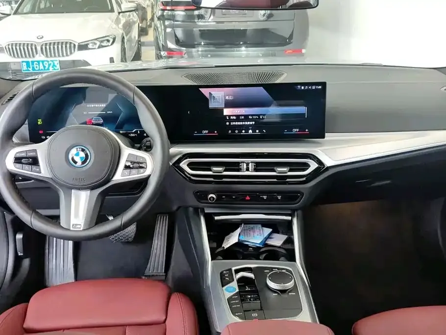 BMW i4 — фото 7
