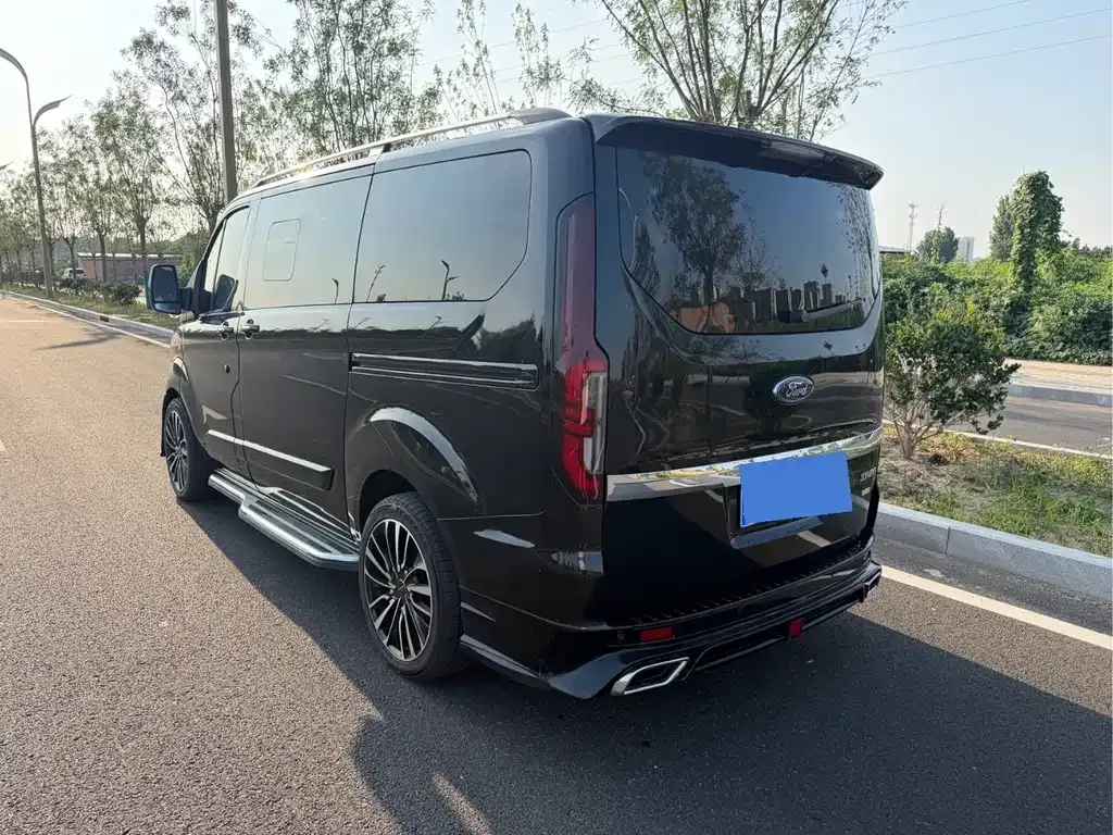 Ford Tourneo — фото 6