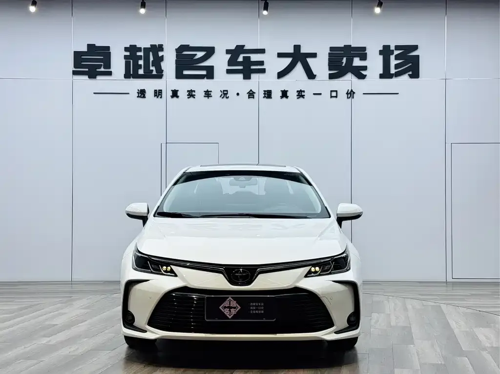 Toyota Corolla — фото 1