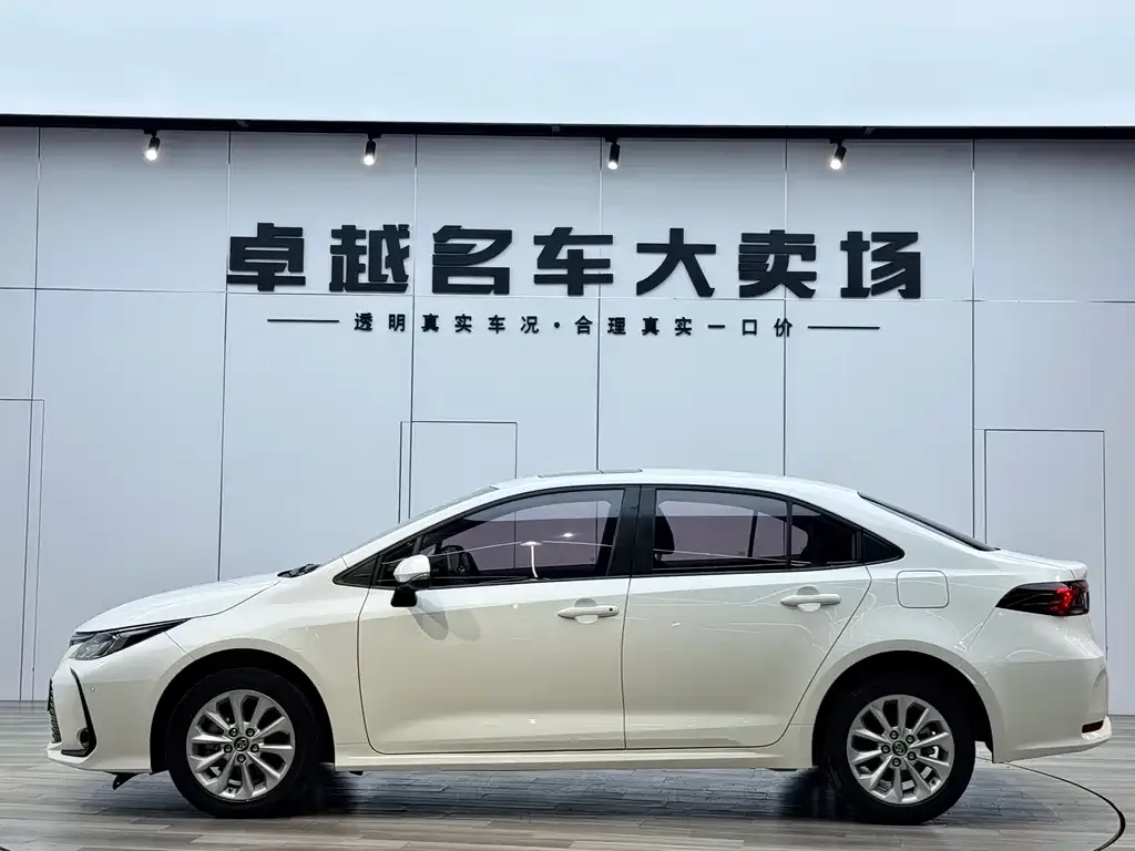 Toyota Corolla — фото 4