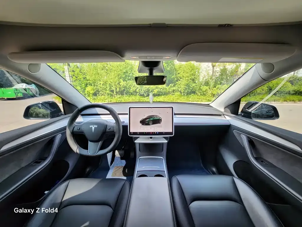 Tesla Model Y — фото 3