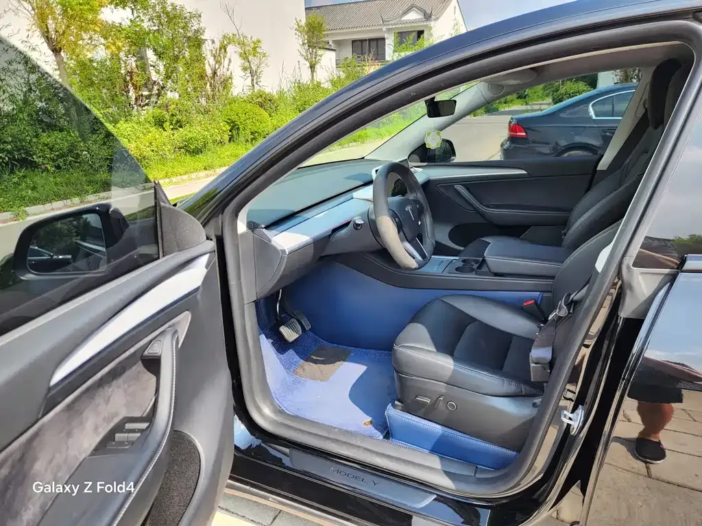 Tesla Model Y — фото 5