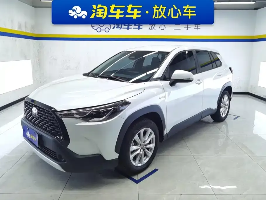 Toyota Corolla Cross — фото 1