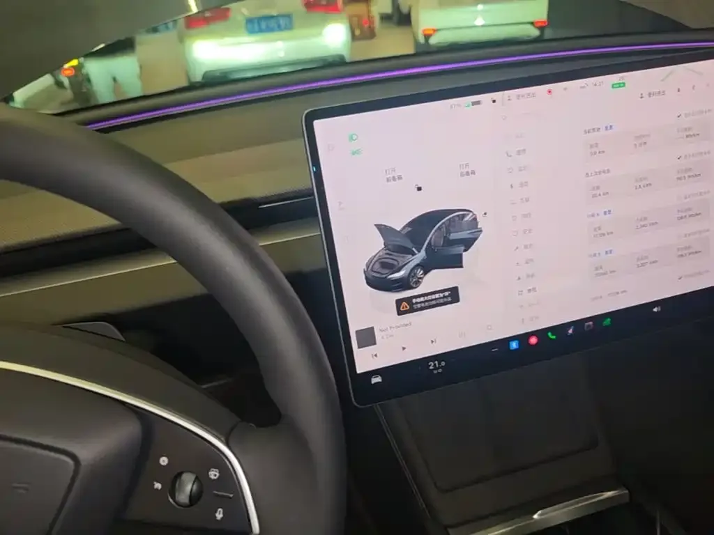 Tesla Model 3 — фото 3