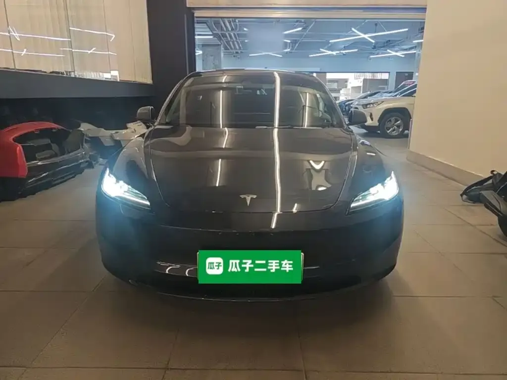 Tesla Model 3 — фото 4