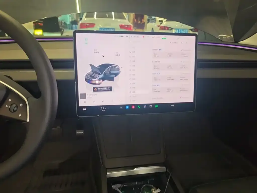 Tesla Model 3 — фото 10