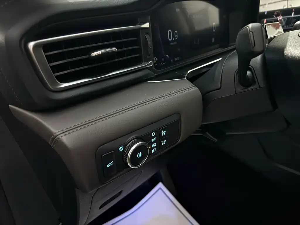 Ford Explorer — фото 7