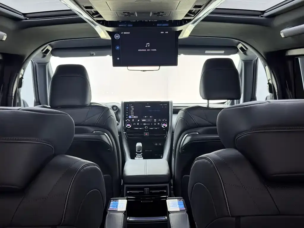 Toyota Alphard — фото 7