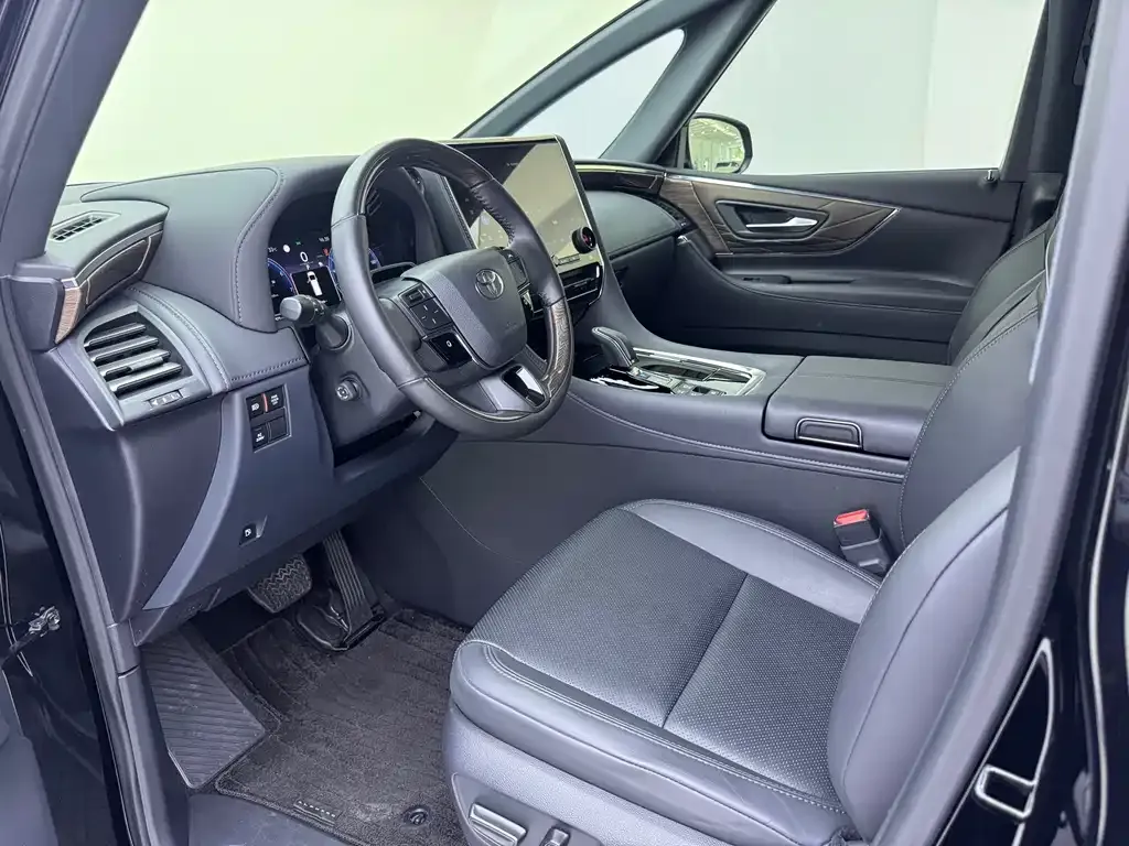 Toyota Alphard — фото 6