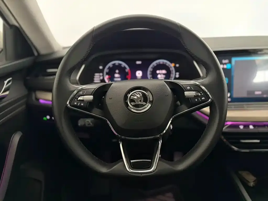 Skoda Octavia — фото 8