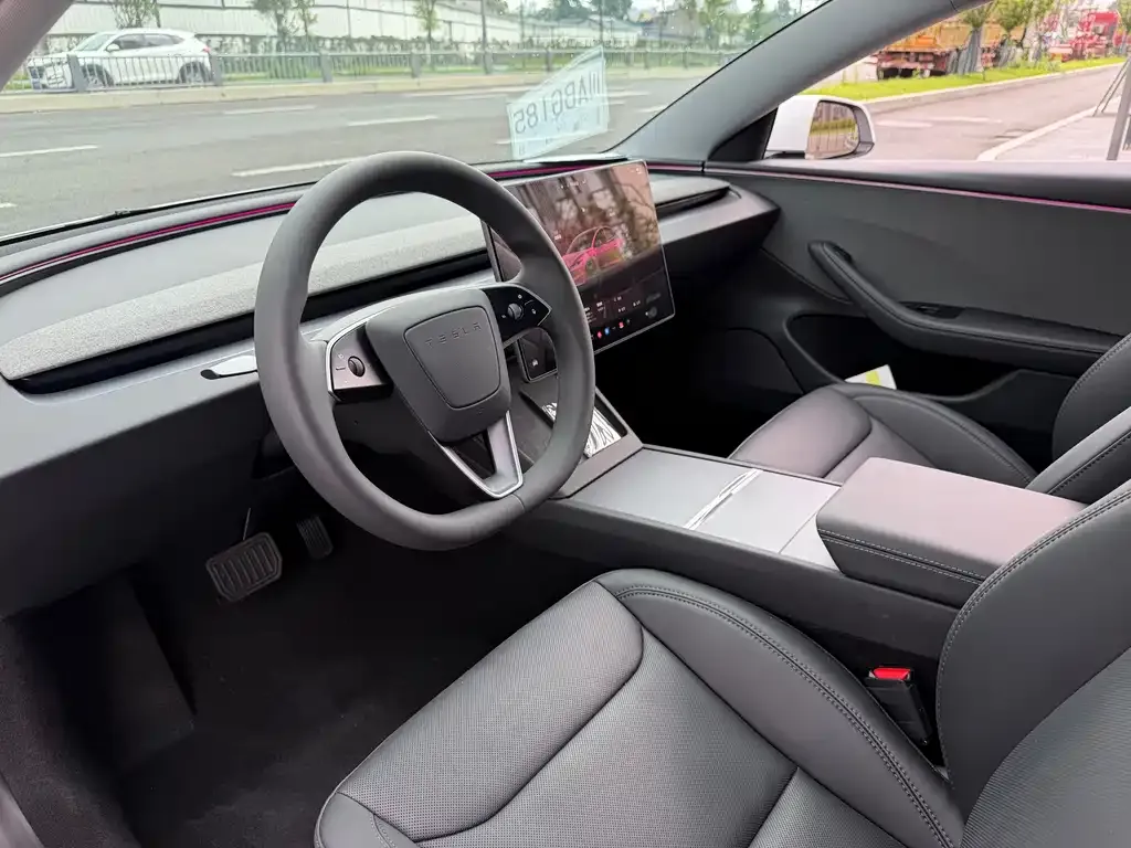 Tesla Model 3 — фото 2