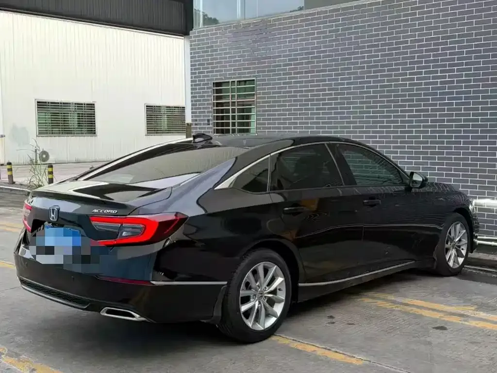 Honda Accord — фото 6