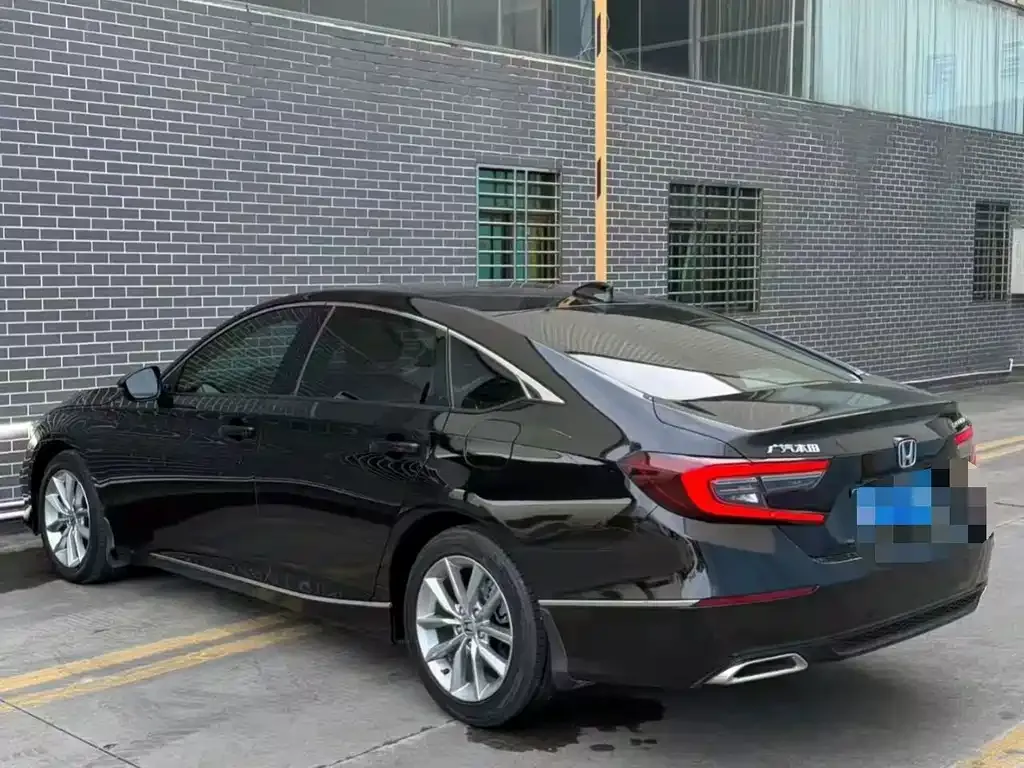 Honda Accord — фото 9