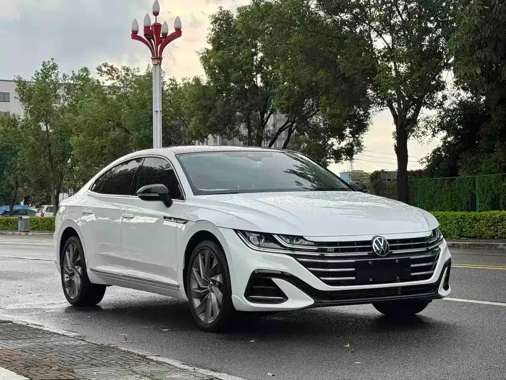 Volkswagen CC — фото 10