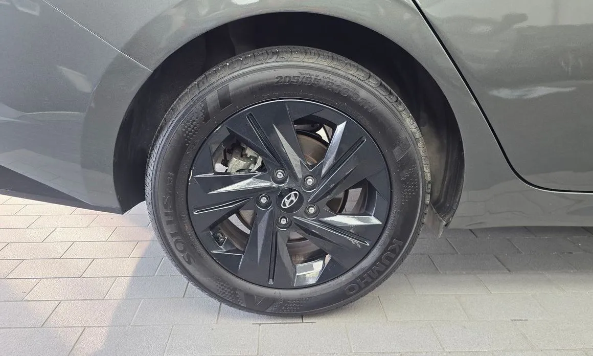 Hyundai AVANTE — фото 10