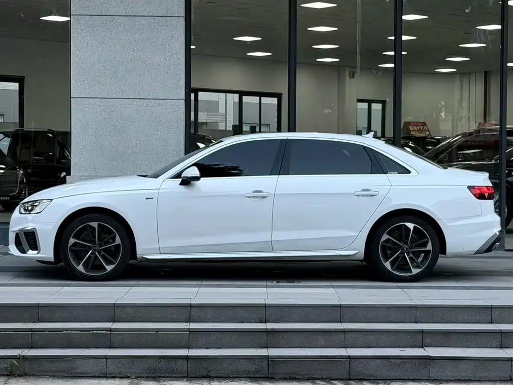 Audi A4L — фото 5