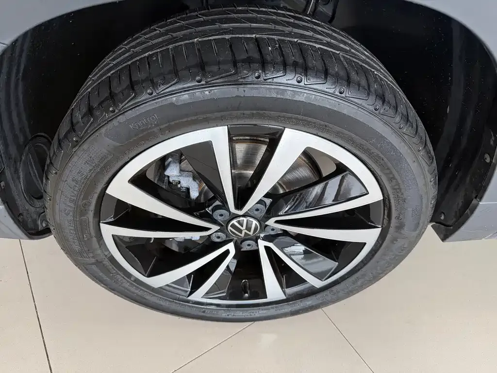 Volkswagen Tharu — фото 3