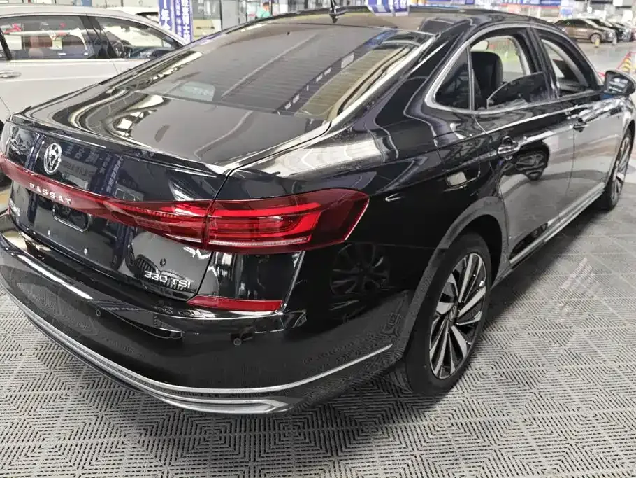 Volkswagen Passat — фото 3