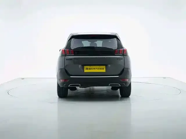 Peugeot 5008 — фото 1