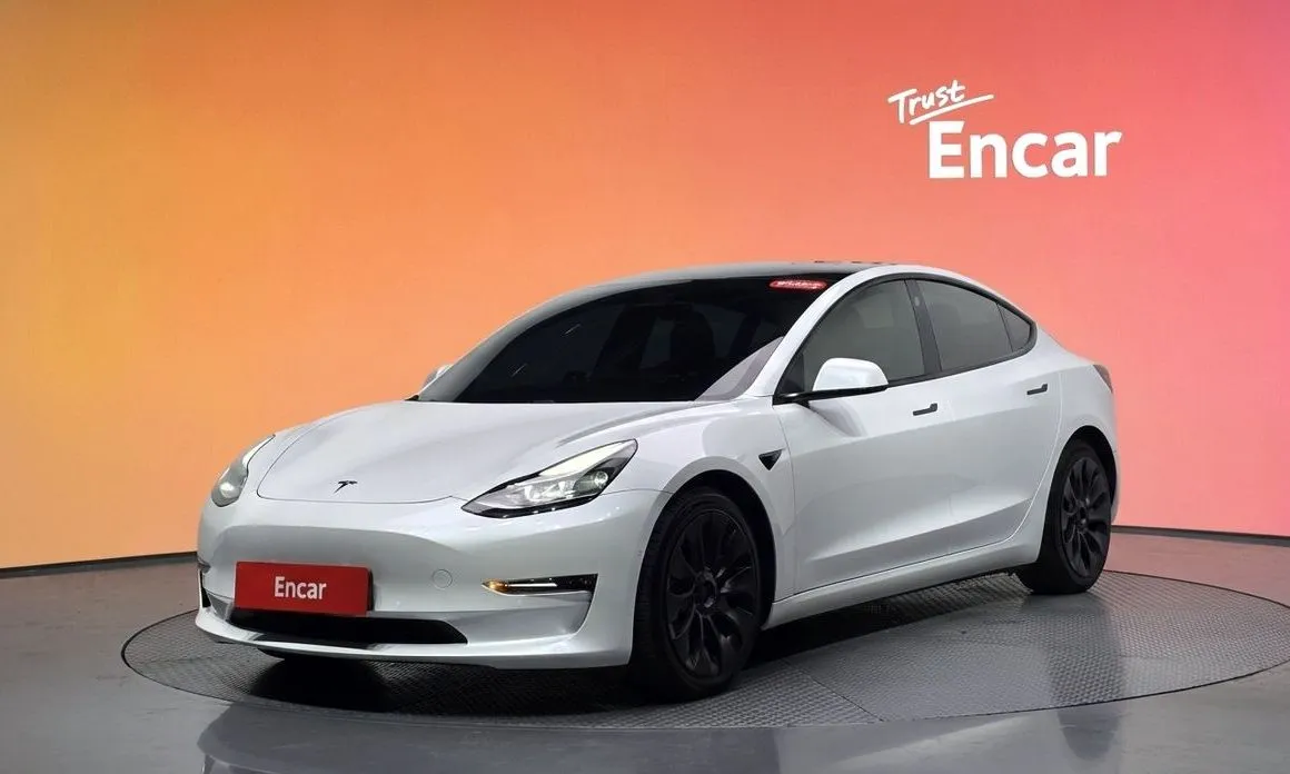 Tesla Model 3 — фото 1