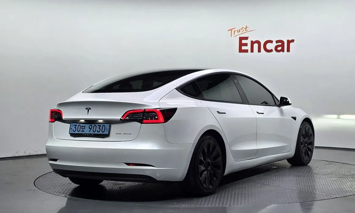 Tesla Model 3 — фото 3