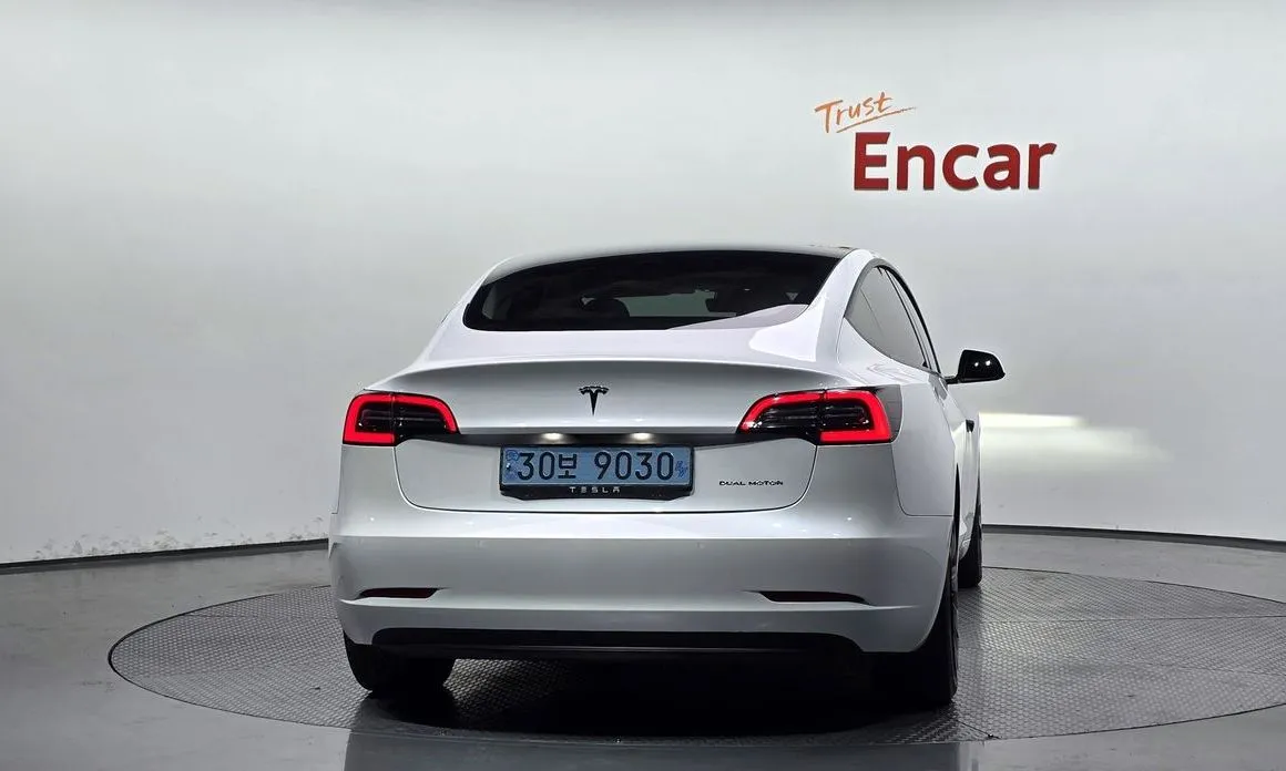 Tesla Model 3 — фото 4