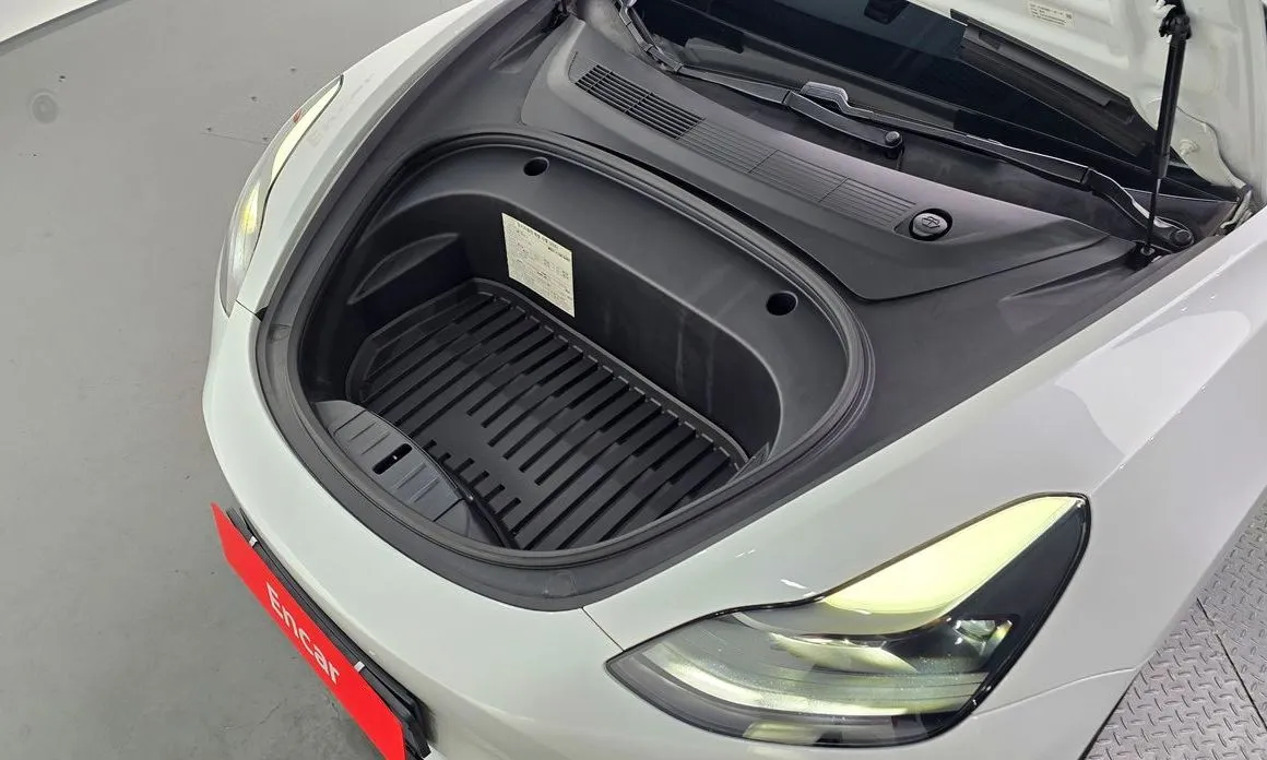 Tesla Model 3 — фото 10