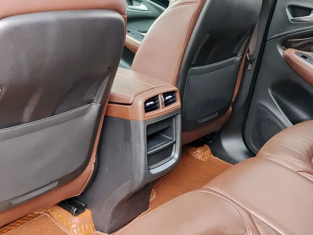 Buick Envision Plus — фото 2