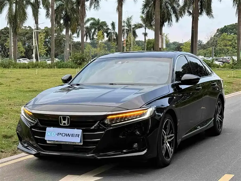 Honda Accord — фото 1