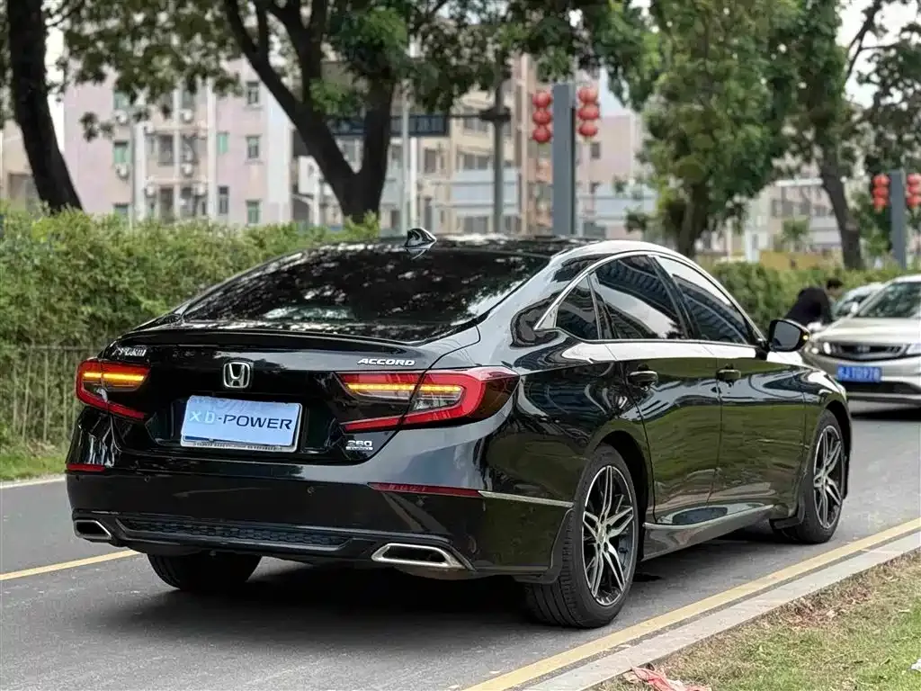 Honda Accord — фото 4
