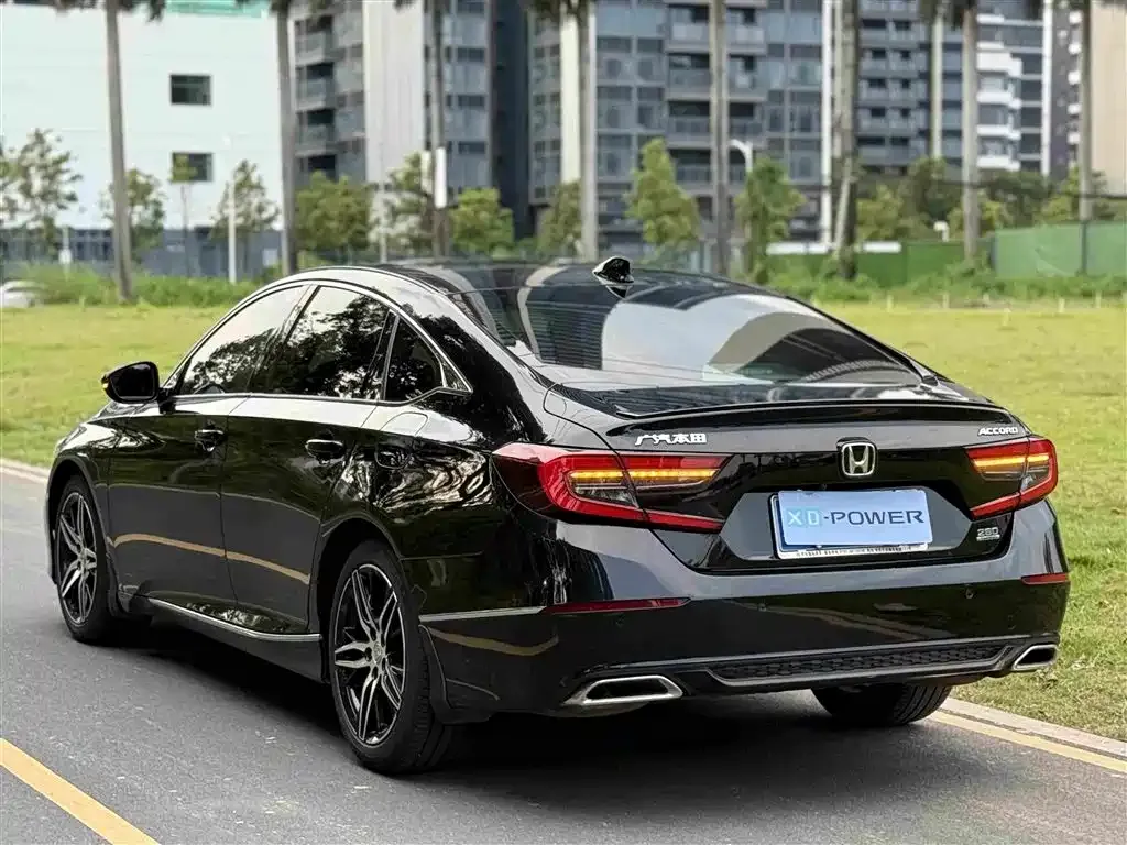 Honda Accord — фото 8