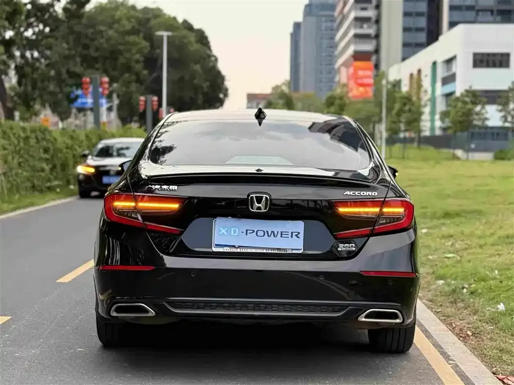 Honda Accord — фото 7