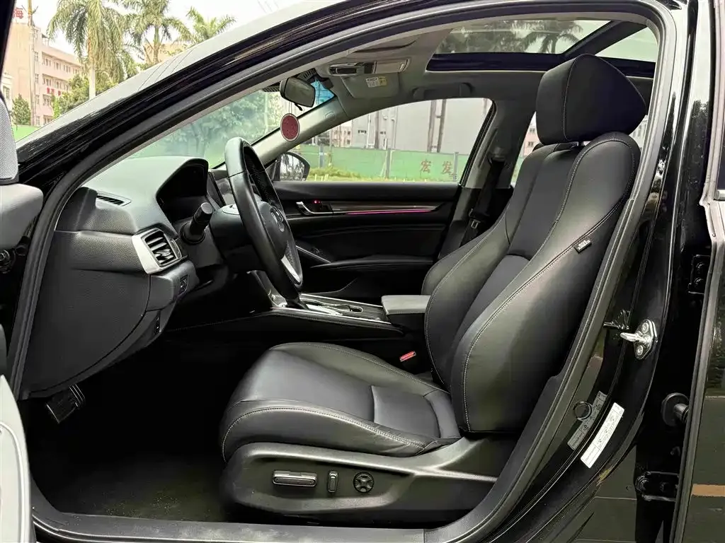 Honda Accord — фото 10