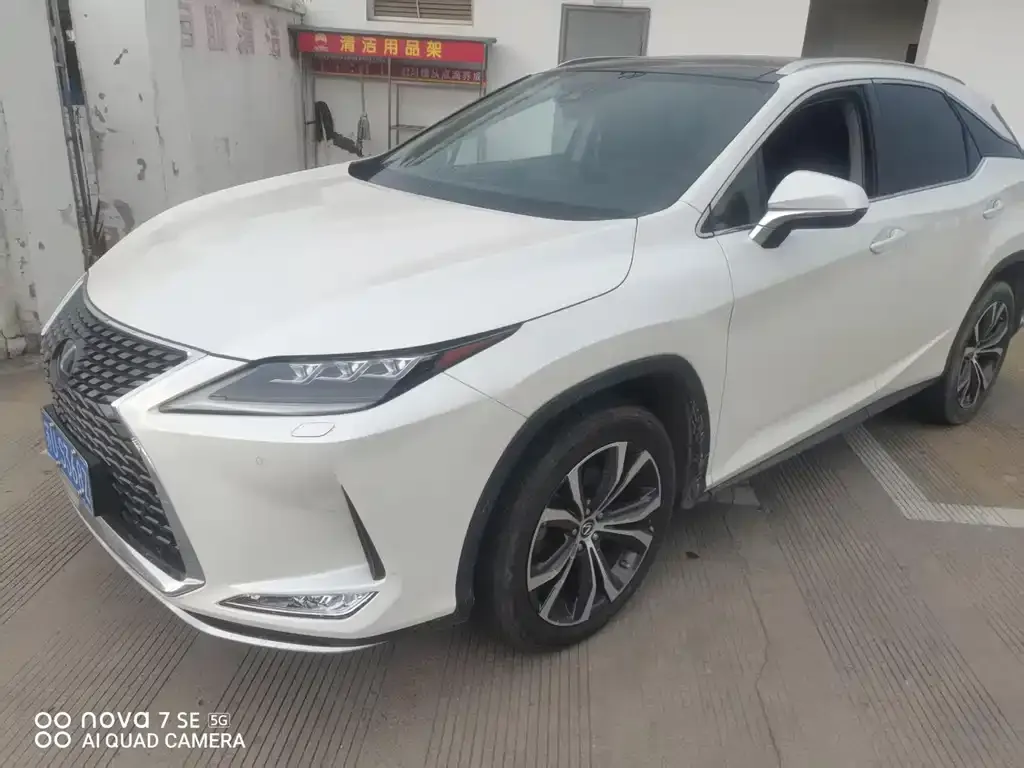 Lexus RX — фото 1